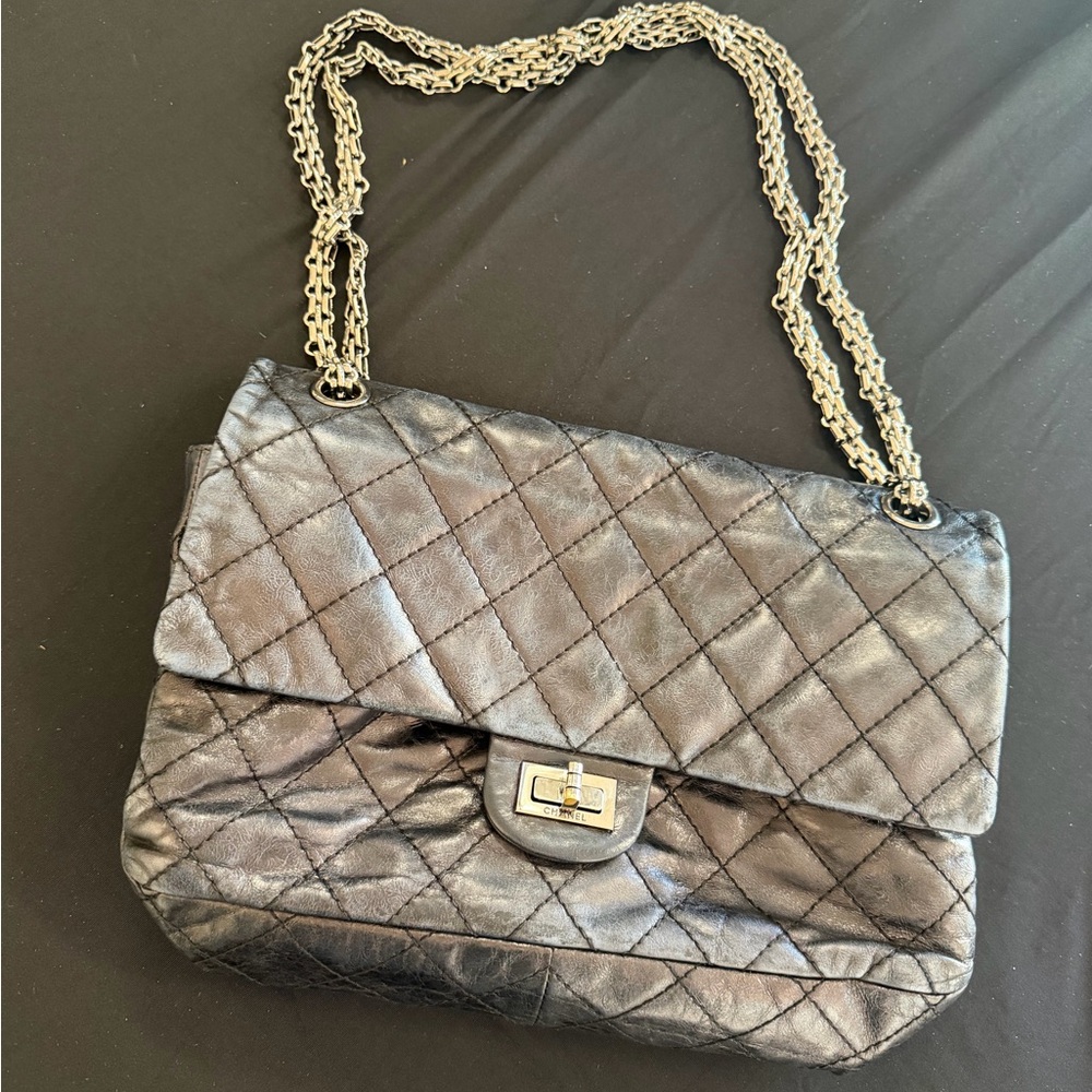 CHANEL Black Quilted bag